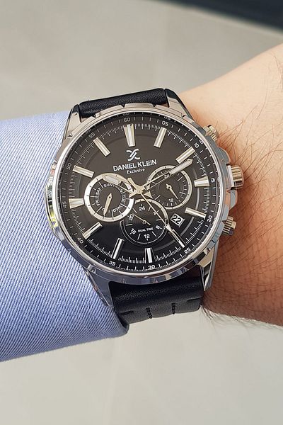 Daniel Klein Exclusive Model Function Black Dial Leather Strap Calendar Men's Wristwatch