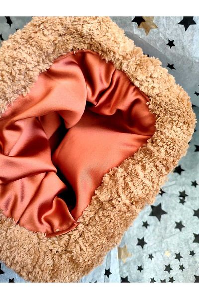 Zeynep Keskin Design Дамска плюшена чанта тип клъч с камел, ръчно плетена чанта, чанта за стипендии