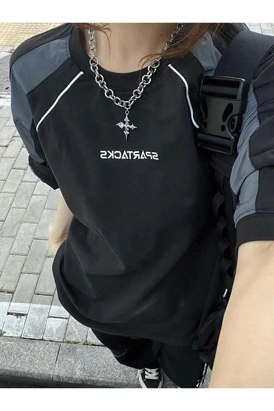 Köstebek Retro Stripe Detail Spartacks Unisex Μαύρο κοντομάνικο μπλουζάκι