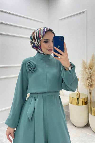 Neşeli Butik Γυναικεία φόρμα μέντας ζωσμένη με τριαντάφυλλο με λεπτομέρεια casual hijab Nms003