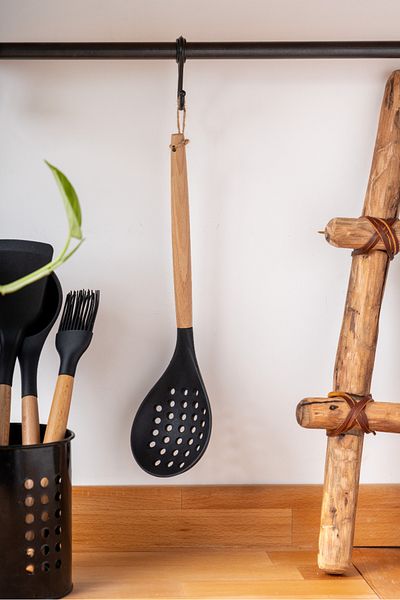FH finehome Black Pelia Silicone Colander with Bamboo Handle