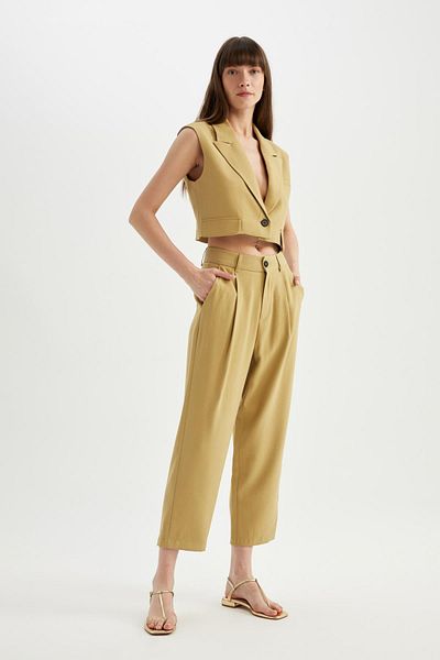 DeFacto Hose mit hohem Bund und Taschen im Tapered Fit und kurzem Bein D1201AX24SM