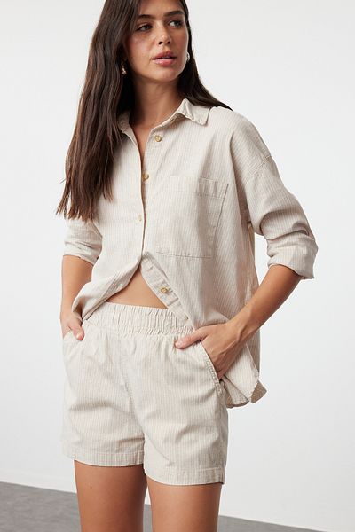 Trendyol Collection Krátké šortky z béžové směsi lnu s elastickým pasem Twoaw25Sr00004