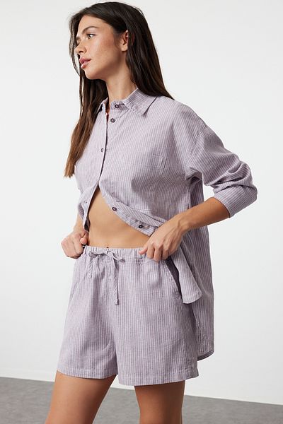 Trendyol Collection Lilafarbene, gestreifte Shorts mit Leinenmischung und elastischem Bund TWOAW25SR00001