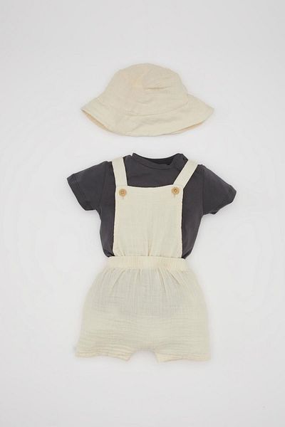 DeFacto 3-teiliges Musselin-Set für Babys – Kurzarm-T-Shirt, Salopet und Mütze C4362a524sm