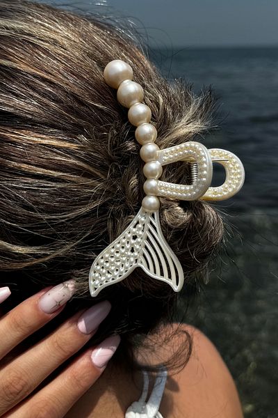 TAKIŞTIR Cream Colored Pearl Large Size Fish Figure Latch Buckle