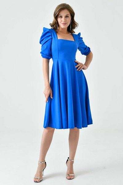 lovebox Rochie de damă albastră, cu decolteu pătrat, lungime midi, cu mâneci scurte, crepon 080