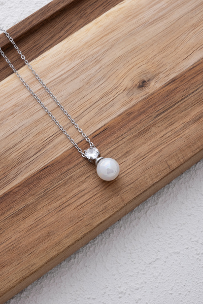 ByFlorya Jewelry قلادة لؤلؤ غير مشوهة - لؤلؤ فولاذي وحجر زركون