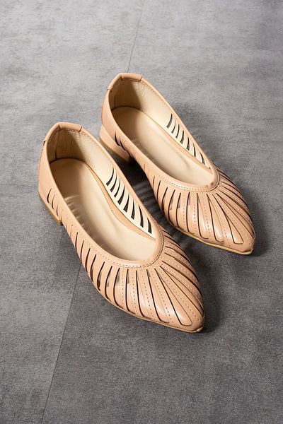 ZENNESHOES Дамска балерина с лазерно рязане - еластичен дизайн