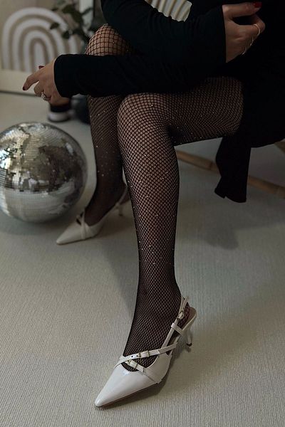 POLKA STORE Pantofi de damă Obsession, cu dublu vârf ascuțit, cu cataramă cu două curele, din piele lăcuită albă