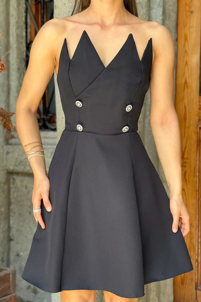 GÜLSELİ Μίνι βραδινό φόρεμα στράπλες με λεπτομέρεια από μαύρη πέτρα