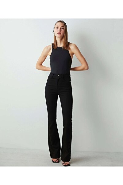 TRENDNATUREL جينز نسائي بخصر عالٍ وأرجل إسبانية - أناقة وراحة MY