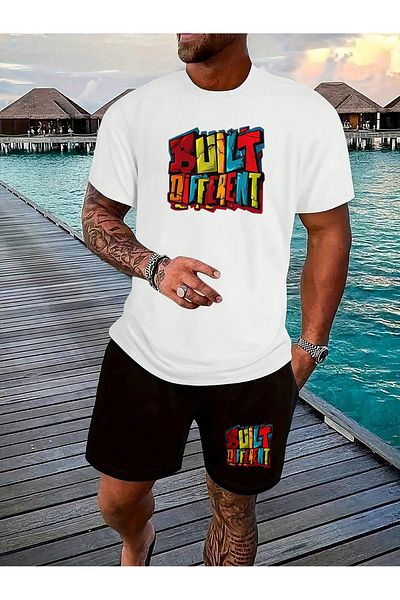Mythologie Set de tricou și pantaloni scurți Built Different - Alb Negru Imprimat, Decolteu Crew