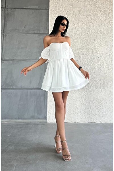 SHİROSA Μαύρο φόρεμα με κρεπ με στράπλες μενταγιόν με μίνι σορτς