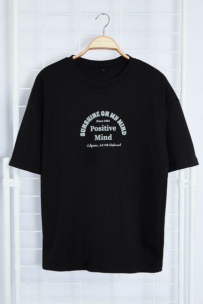 Trendyol Collection Κείμενο εμπριμέ μαύρο μπλουζάκι υπερμεγέθους - TMNSS23TS00083