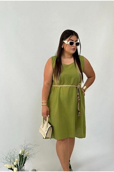 leilas Πράσινο λινό casual φόρεμα - Plus Size με τσέπες και ζώνη από άχυρο