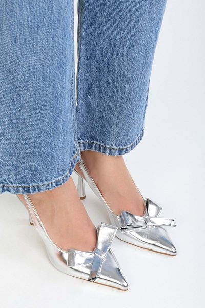 Shoeberry Fiorella Damen Stilettos mit glänzender silberner Schleife