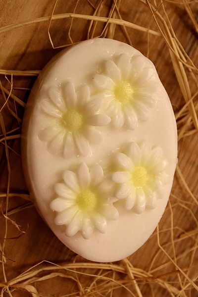 FANTASTİK SANAT ATÖLYESİ 100% Natural Daisy Figure Lily Scented Bath Soap