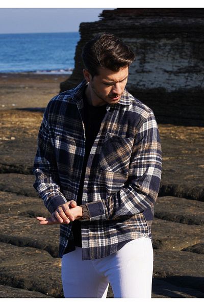 Etikmen Dickes Lumberjack-Hemd in Marineblau mit braunem Farbverlauf in Übergröße (weite Passform) mit Geschenkbox