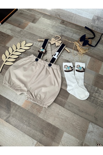 Feriatolye Atlı karınca konsepti erkek bebek bej lacivert şort salopet papyon...