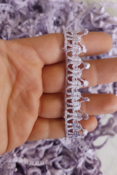 DUAYEN güpür dantel lila renk ponpon desen 1 metre