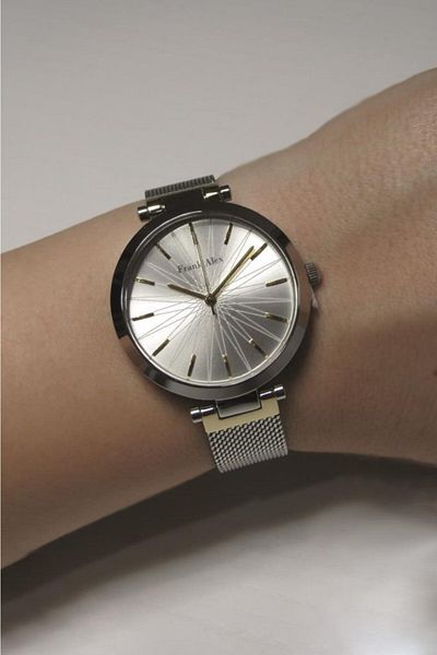 Frank Alex Women's Wristwatch - Stylish and Functional Design