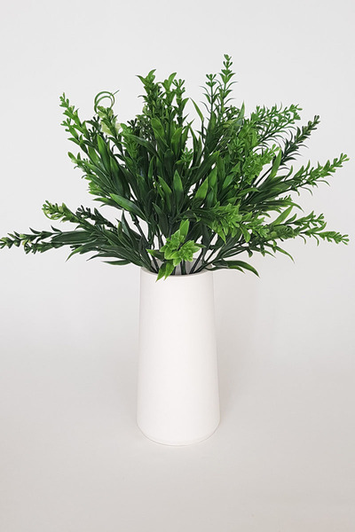 adresiburasi باقة لافندر أرجوانية في مزهرية خرسانية