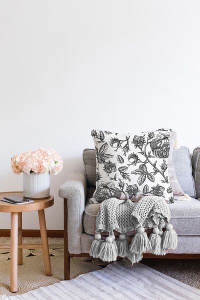 Realhomes Husă de pernă cu model de flori de cărbune, imprimată digitală, modernă, tricotată Raschel