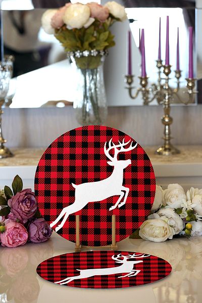 Realhomes 2-Piece Plaid Floor Deer Design Digital Printed Decorative Round Plate & Placemat