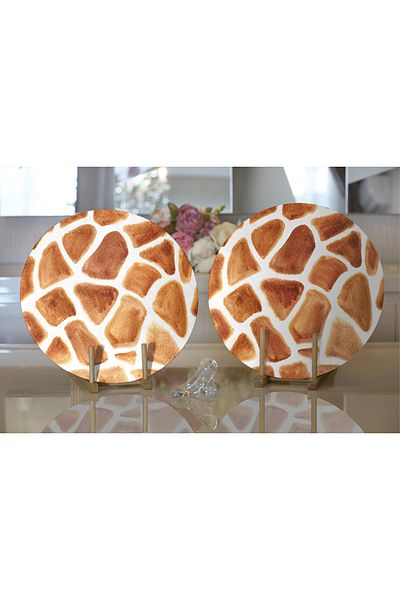 Realhomes 2-Piece Giraffe Spotted Special Design Digital Printed Decorative Round Charger & Placemat