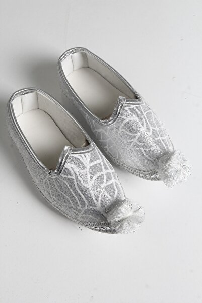 Mileny صندل ختان بومبوم فضي للأولاد