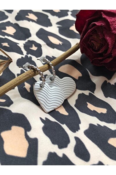 Leerybee Matte White Color Antiallergic Heart Earrings