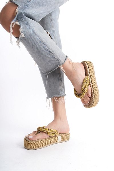 YASEMİN Flip-flops pentru femei, aurii, galbeni, cu sclipici, cu talpă galbenă, papuci de paie cu toc plat - Wonder