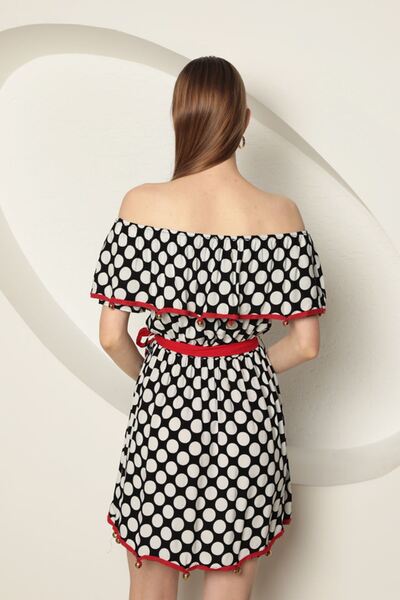 vuvutasarım Μίνι γυναικείο φόρεμα με στάμπα βισκόζης με γιακά Madonna και λεπτομέρεια ζώνης - Νέα σεζόν