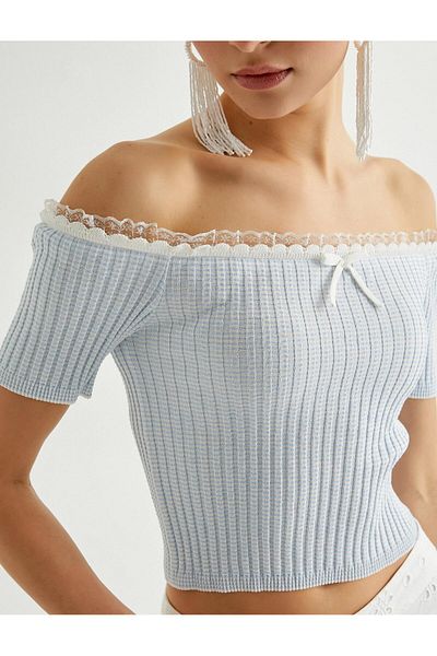 Koton Schulterfreie Bluse aus dünnem Strick – Schleife und Spitzendetail