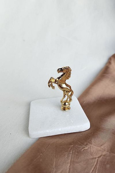 ioadesign Marble Turkish Delight Bowl with Horse Figure - Gold Color