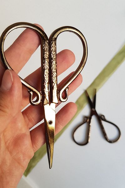 ioadesign Promise / Engagement Scissors-Bronze Color