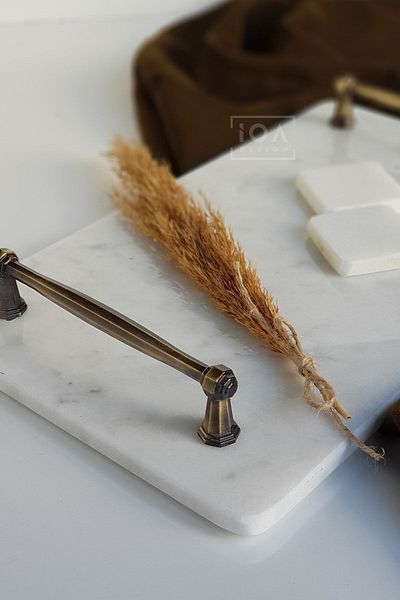 ioadesign Narcissus - Real Marble Promise/Δίσκος αρραβώνων (32X20 CM) 2 Αφαιρούμενα θήκες για δαχτυλίδια-ταλαιπωρημένη χρυσή λαβή