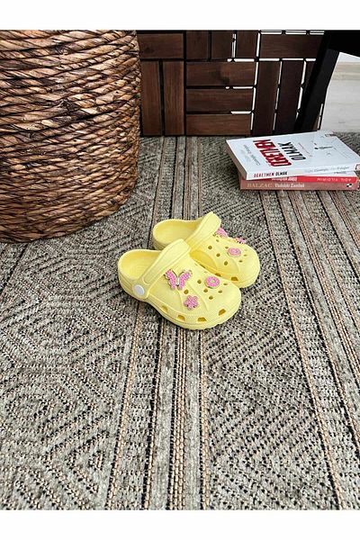 Behtah Kundura Jibbitz Daily Sandals with 6 Rhinestones for Girls - Ornate and Closed Front Garden Pool