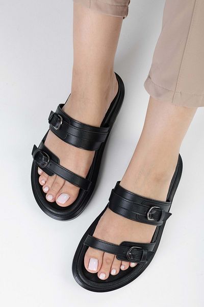 Shoeberry Dámské pantofle Farlo Black Belted s tlustou podrážkou