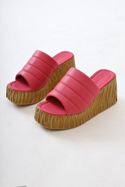 Limoya Γυναικείες παντόφλες Zoje Fuchsia με ανάγλυφη πλατφόρμα