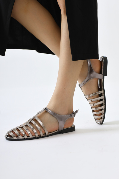 Limoya Zafu Platinum Patent Leather Thin Strap Flat Bottom Women's Sandals Opportunity Product