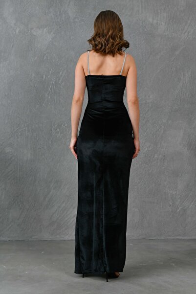 vuvutasarım Černý sametový látkový výstřih s výstřihem a detailním designem kamenného popruhu Maxi šaty 582335