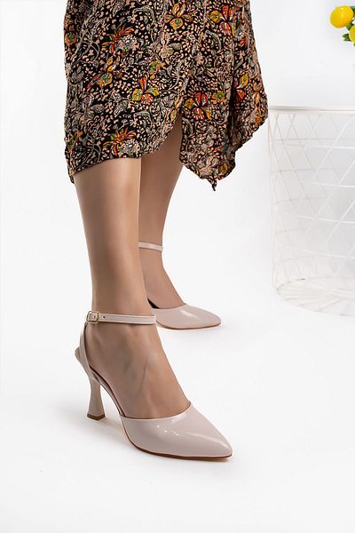 Shupe Piele lacuita bej - Pantofi clasici cu toc de dama eleganti si confortabili