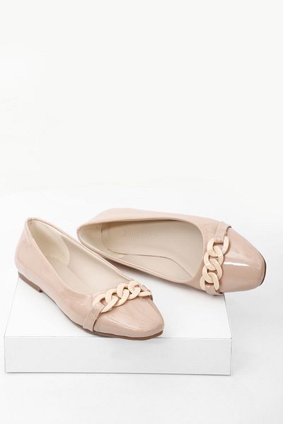 GÖNDERİ(R) Nackte Ballerinas aus Lackleder mit runder Spitze und flacher Sohle und Schnalle für Damen 37122