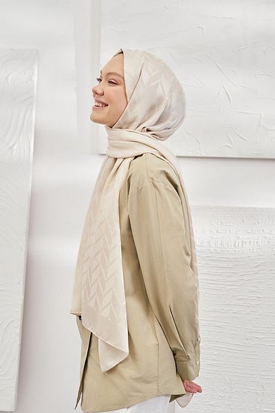 ARMANDA ITALIAN JACQUARD ZIGZAG PATTERN SHAL - LIGHT BEIGE