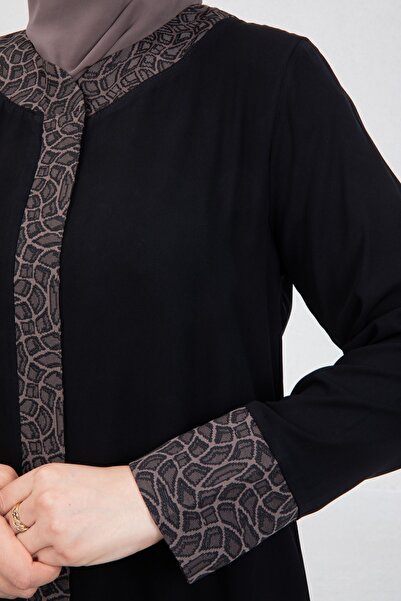 Tuğralı Tesettür Leopar Desenli Fermuarlı Siyah Medine Ipeği Ferace