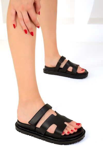 SOHO 19290 Модел Черни дамски чехли