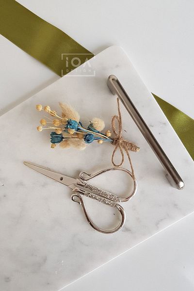 ioadesign Promise / Engagement Scissors Silver Color Blue White Dried Flower Bunch