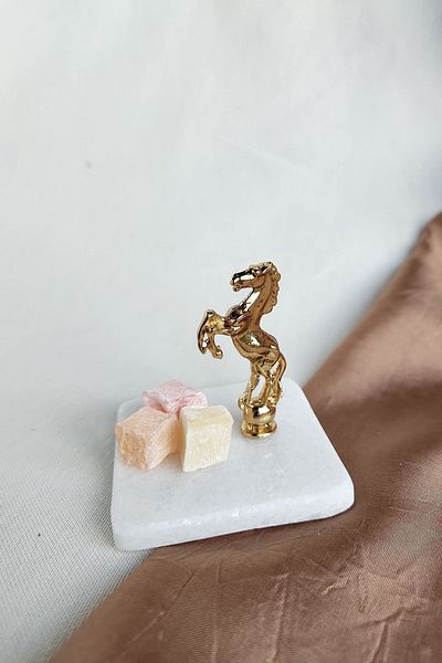 ioadesign Marble Turkish Delight Bowl with Horse Figure - Gold Color